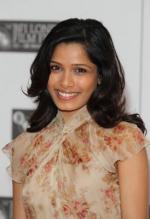 Фрида Пинто: 274x400 / 22 Кб