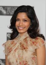 Фрида Пинто: 282x400 / 22 Кб