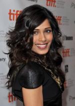 Фрида Пинто: 285x400 / 24 Кб