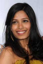 Фрида Пинто: 272x400 / 21 Кб