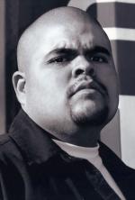 Майкл Дж. Гонзалес: 338x500 / 27 Кб