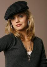 Мена Сувари: 278x400 / 23 Кб