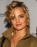 Мена Сувари: 312x400 / 28 Кб