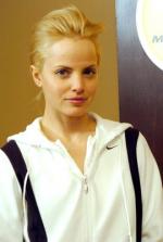 Мена Сувари: 270x400 / 20 Кб