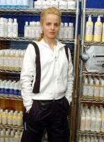 Мена Сувари: 294x400 / 36 Кб