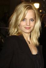 Мена Сувари: 271x400 / 20 Кб