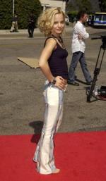 Мена Сувари: 234x400 / 26 Кб