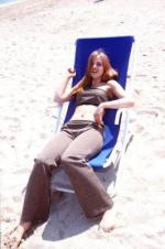 Мена Сувари: 266x400 / 23 Кб