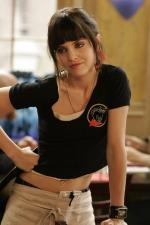 Мена Сувари: 450x675 / 42 Кб