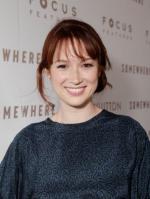 Элли Кемпер: 303x400 / 25 Кб