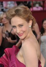 Вера Фармига: 419x600 / 41 Кб