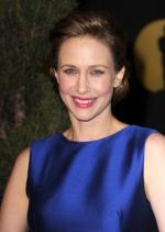 Вера Фармига: 285x400 / 20 Кб