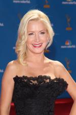 Анджела Кинси: 1366x2048 / 426 Кб