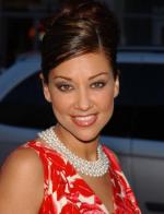 Idalis DeLeon: 307x400 / 24 Кб