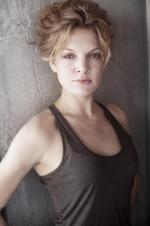 Janna Fassaert: 1365x2048 / 296 Кб