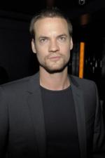 Шейн Уэст: 267x400 / 13 Кб