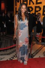 Джой Брайант: 264x400 / 27 Кб