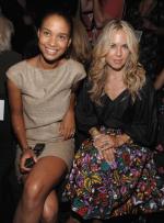 Джой Брайант: 296x400 / 33 Кб