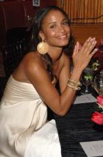 Джой Брайант: 265x400 / 26 Кб