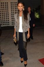 Джой Брайант: 266x400 / 24 Кб