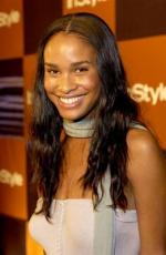 Джой Брайант: 261x400 / 24 Кб