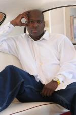 Энтони С. Холл: 350x526 / 26 Кб