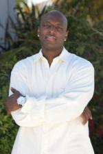 Энтони С. Холл: 403x604 / 32 Кб