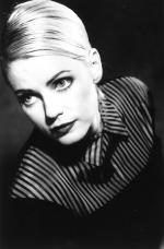 Кирстен Мариотт: 1353x2048 / 247 Кб