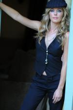 Кристина Мур: 1360x2048 / 200 Кб