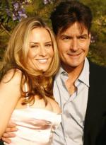 Чарли Шин: 294x400 / 31 Кб