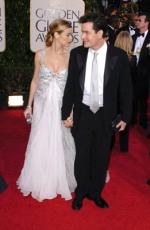 Чарли Шин: 261x400 / 24 Кб