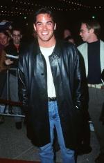 Дин Кэйн: 468x736 / 59 Кб