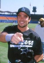 Дин Кэйн: 284x400 / 22 Кб