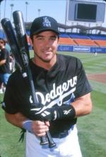 Дин Кэйн: 272x400 / 26 Кб