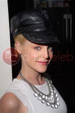 Дэна Дори: 402x600 / 38 Кб