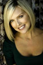 Kelly Vaughn: 1371x2048 / 325 Кб