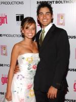 Тайлер Хэклин: 301x400 / 28 Кб