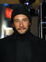 Родриго Санторо : 299x400 / 19 Кб