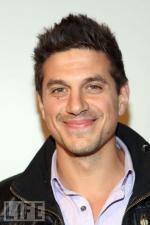 Эндрю Дэволи: 396x594 / 31 Кб