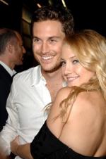 Оливер Хадсон: 266x400 / 24 Кб