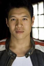 Джеймс Чуэнг: 432x648 / 33 Кб