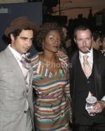 Йолонда Росс: 320x400 / 32 Кб