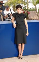 Одри Тоту: 250x400 / 23 Кб