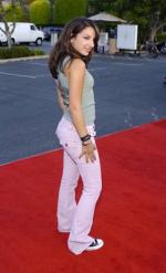 Ванесса Ленгиз: 243x400 / 22 Кб