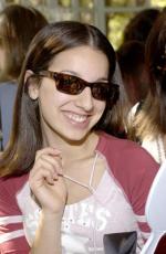 Ванесса Ленгиз: 261x400 / 27 Кб