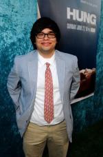 Чарли Сэкстон: 264x400 / 27 Кб