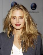 Эстелла Уоррен: 316x400 / 30 Кб