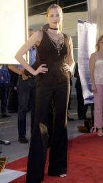 Эстелла Уоррен: 225x400 / 20 Кб