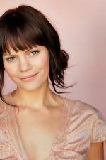 Саманта Шелтон: 300x450 / 26 Кб