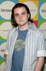 Роберт Айлер: 261x400 / 29 Кб